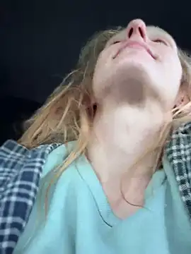 GoldenFlameGoddess' Webcam Show