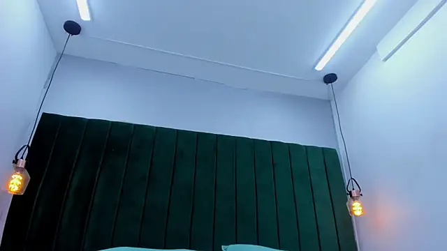 Ema-Messy's Live XXX Chat