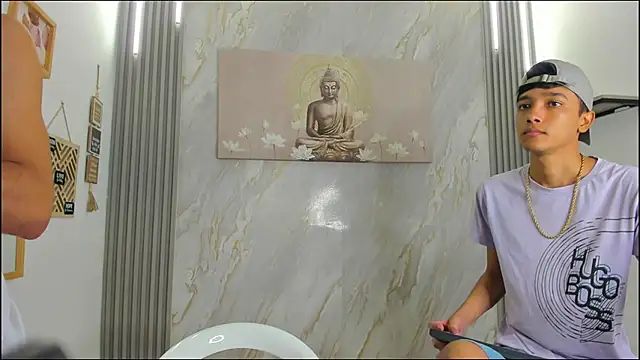 VERY_HOT_GUYS' Webcam Show