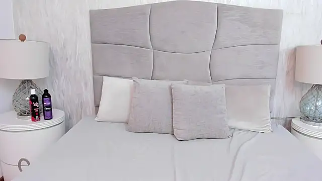 Naomii_BDSM's Webcam Show