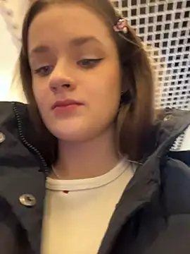 KittyQueeny webcam show