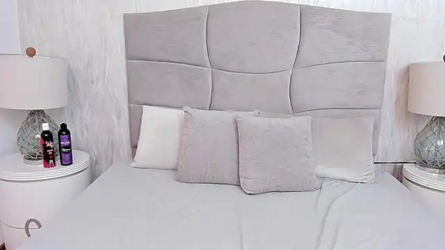 Naomii_BDSM's Webcam Show