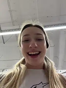 Lia__Love's Webcam Show