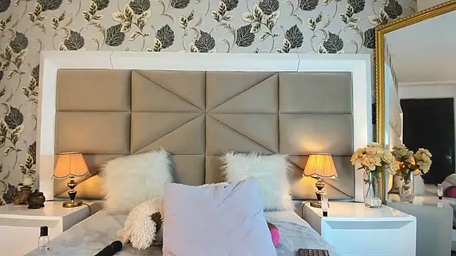 MayaDeLuca's Live XXX Chat