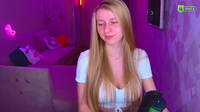 Show modela AmaliaQueen na web-kameri