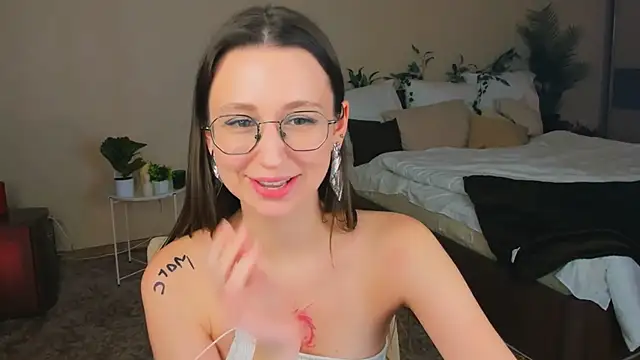 YourLovellyStoryのウェブカメラショー