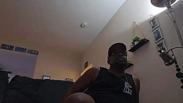 PRETTY_FLY_4aBiGUY's Webcam Show