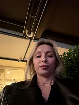 Show modela VikaBunny1 na web-kameri