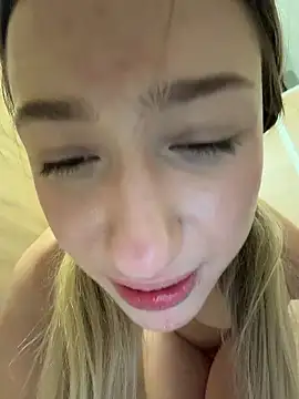 XXX chat uživo modela Lia__Love