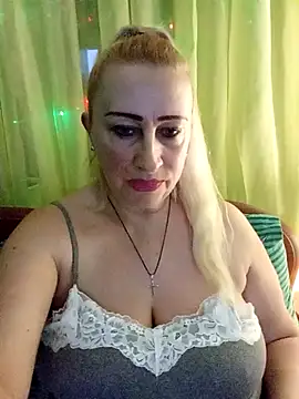 Show modela Esenia505 na web-kameri