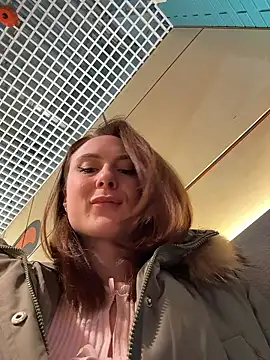 XXX chat uživo modela Dina_Tease