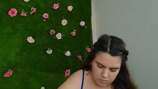 Huge_Titties_'s Webcam Show