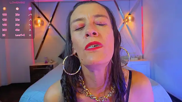 LeanaMaturexのウェブカメラショー