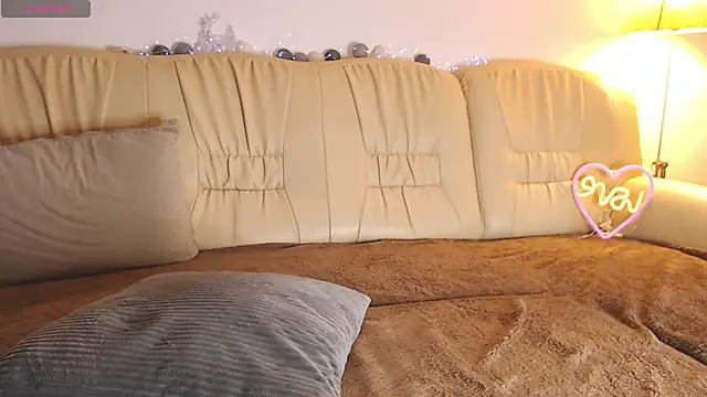 Bella_Rosee4u's Webcam Show