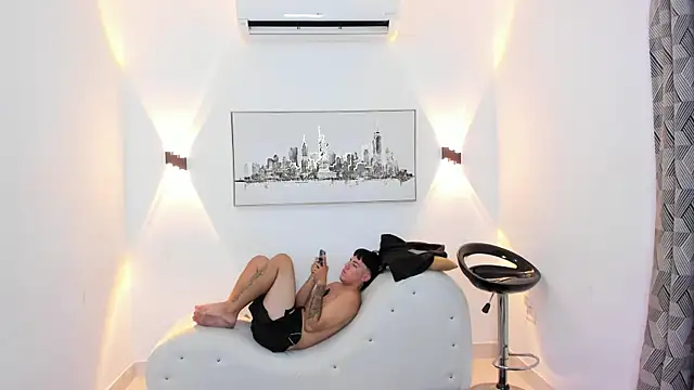 YouBratty2のウェブカメラショー