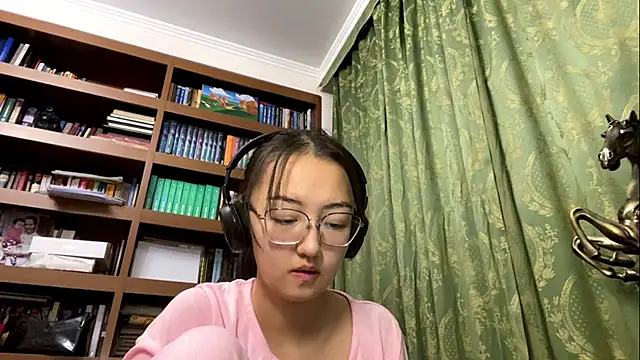 LinaClous' Webcam Show