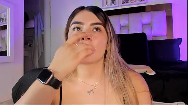 emmy_r's Live XXX Chat