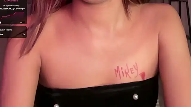 Evahh-1's Live XXX Chat