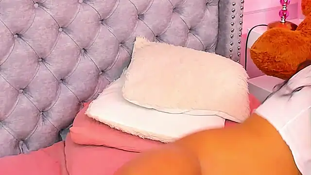 HaileeRoberts' Live XXX Chat