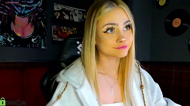 KarinaBroks' Live XXX Chat