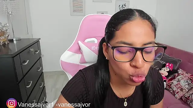 Vanessarios01's Live XXX Chat