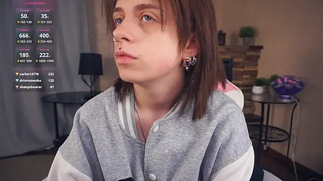 IleanaPishko's Live XXX Chat