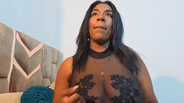 KloheCurvy's Live XXX Chat