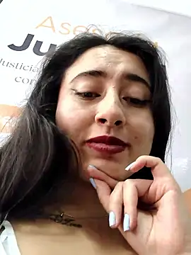 _Sarah-Office1's Live XXX Chat