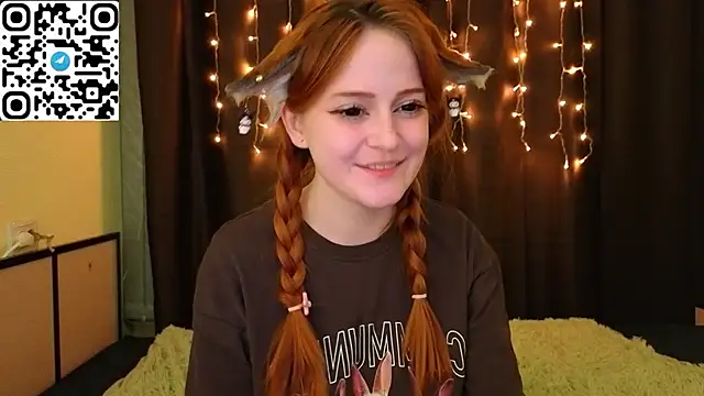 LittleFoxHole's Webcam Show