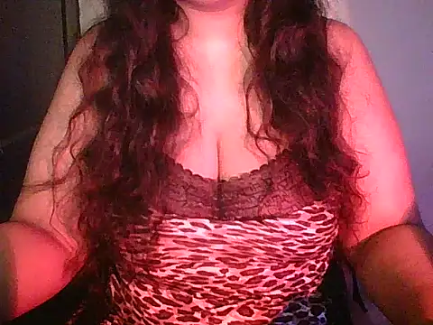 Hot-Nisha69's Live XXX Chat