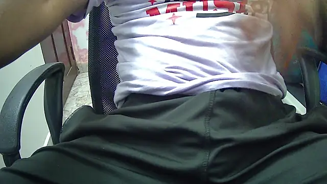 KneelForAlpha's Webcam Show