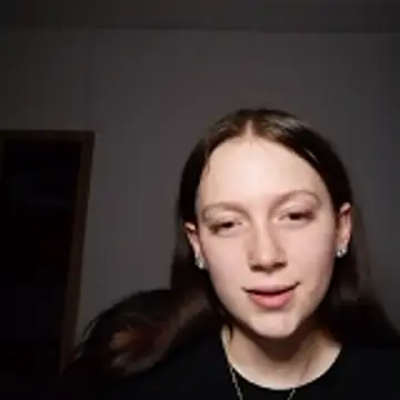 YoungLisaa18's Webcam Show