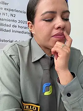 Ariana-07's Webcam Show