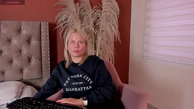 stefanny_ruiz_'s Live XXX Chat