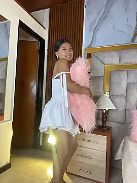 LinnaGardenia's Live XXX Chat