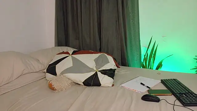 Aregoe_Art's Live XXX Chat