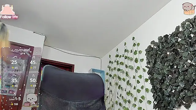 DestinyHills' Live XXX Chat