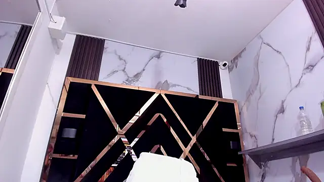 zara_smitt's Webcam Show