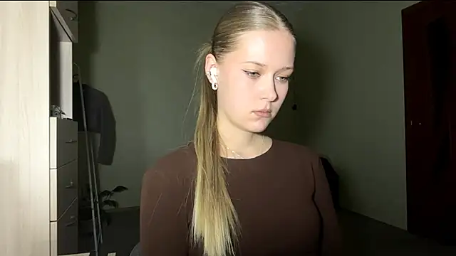 ZaidaSchwarten's Live XXX Chat