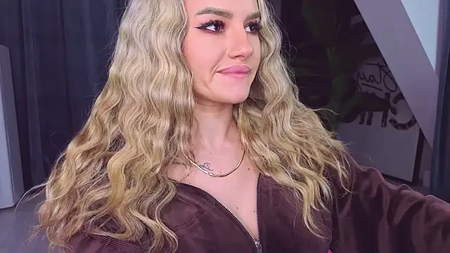 SpoilM3Mor3's Live XXX Chat