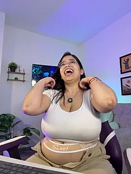 tati_reyess' Live XXX Chat