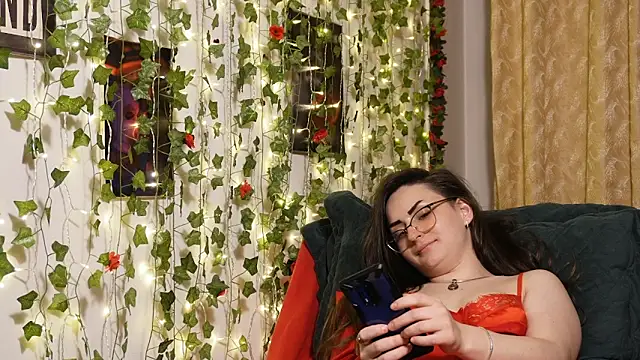 NaughtYHomemadE's Live XXX Chat