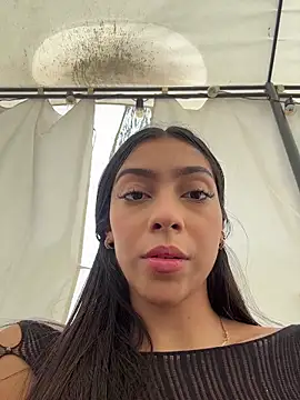 Ema_azel's Live XXX Chat