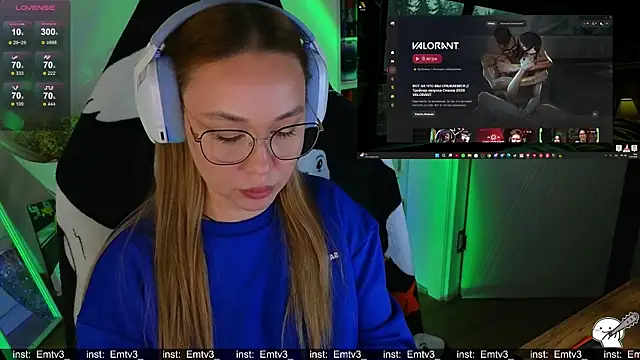 Emili1-'s Live XXX Chat