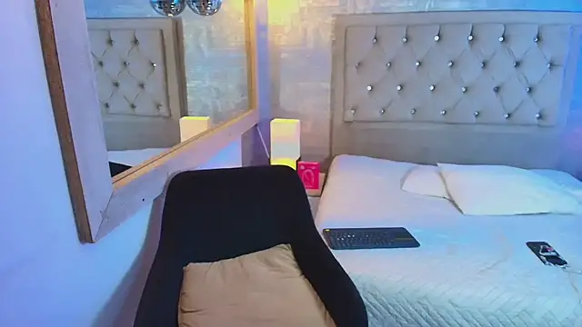 EmylyTaylor_FG's Live XXX Chat