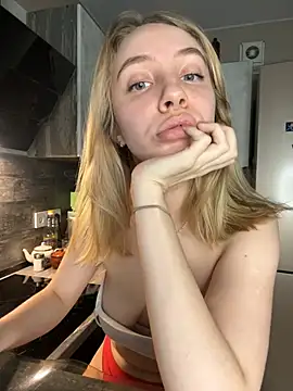 Kitty_Katrine's Live XXX Chat