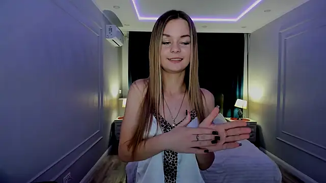 MidnighteAura's Live XXX Chat