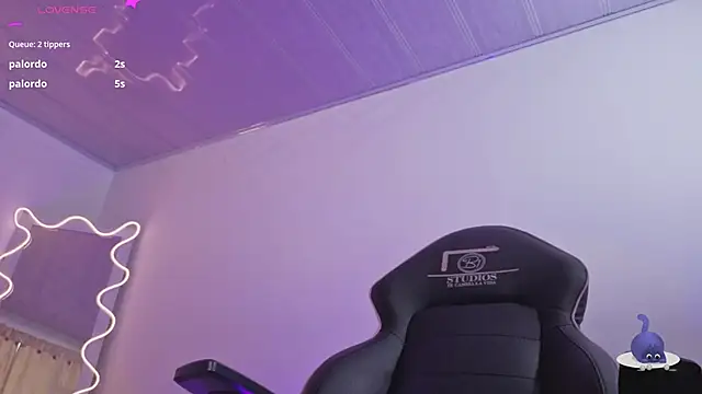 ZURY_TAY's Live XXX Chat