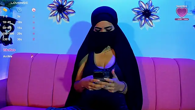 Dounia_nagi's Webcam Show