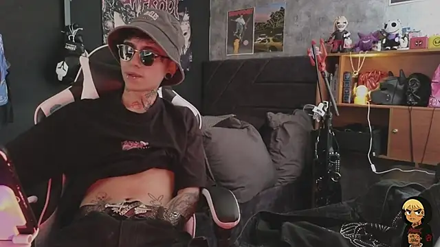 AcidMilo's Webcam Show